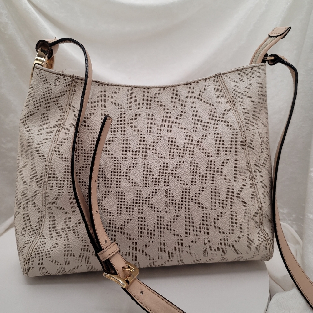 Michael Kors Fulton Travel Signature Messenger Bag Purse